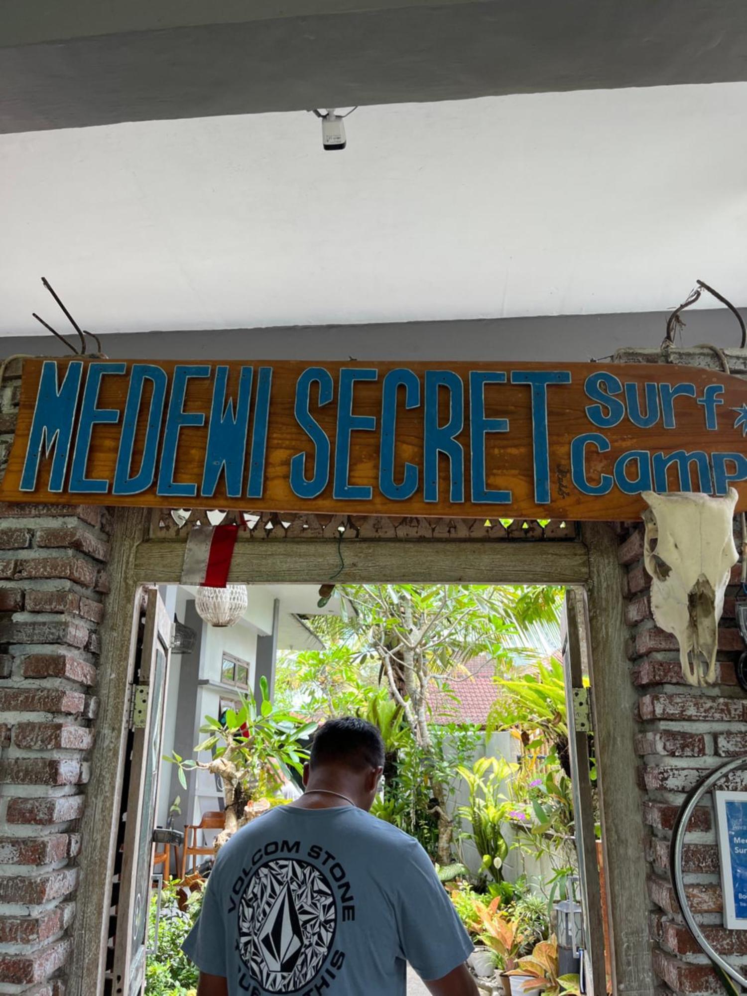 Hotel Medewi Secret SurfCamp Pulukan Exterior foto