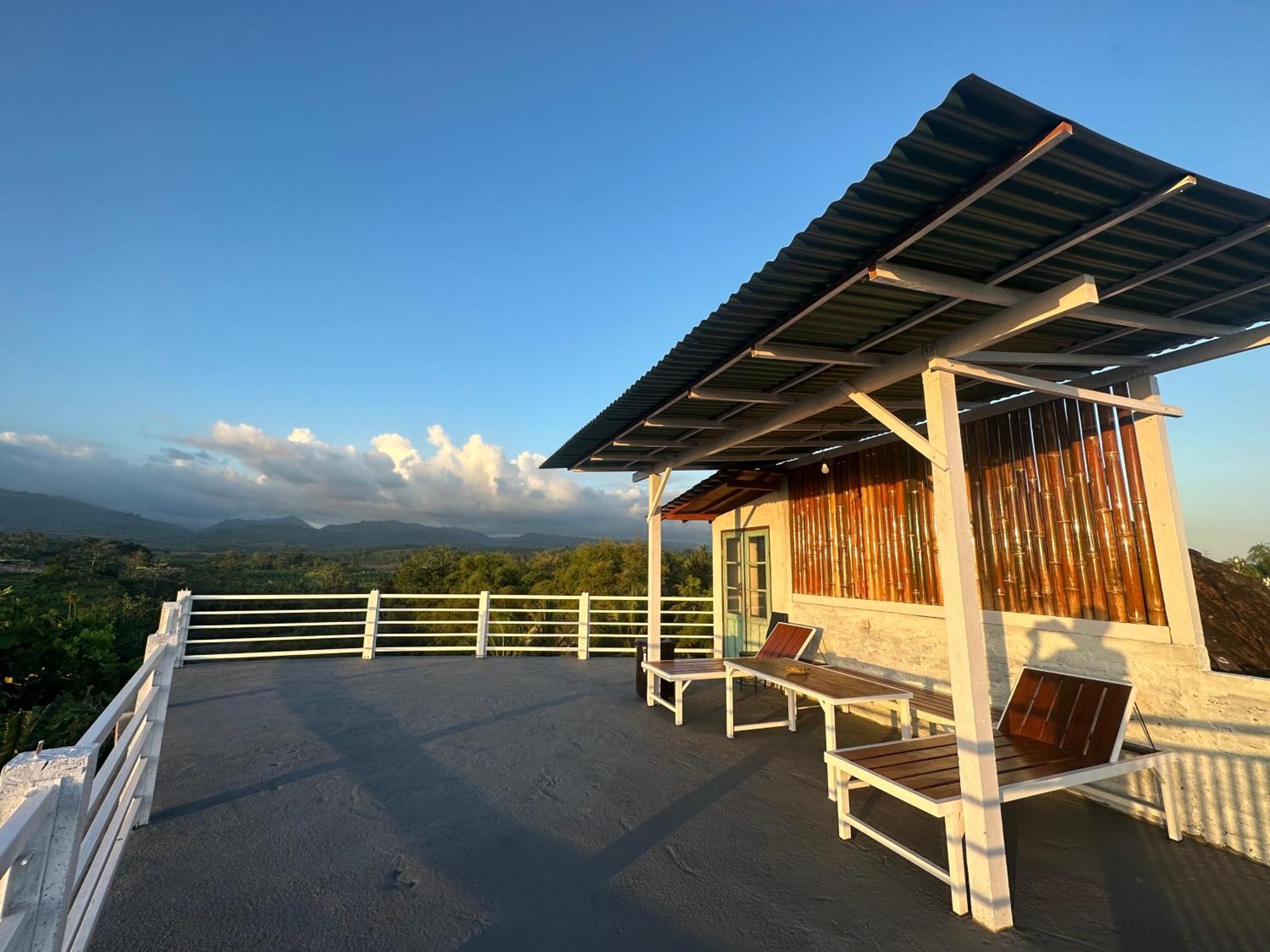Hotel Medewi Secret SurfCamp Pulukan Exterior foto