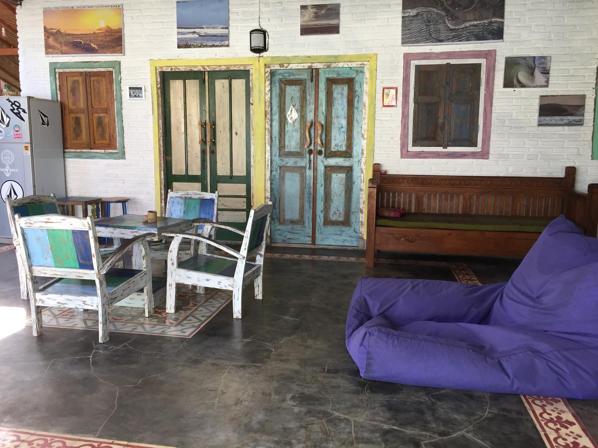 Hotel Medewi Secret SurfCamp Pulukan Exterior foto