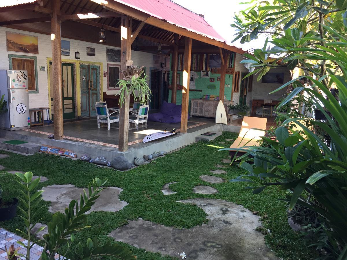 Hotel Medewi Secret SurfCamp Pulukan Exterior foto